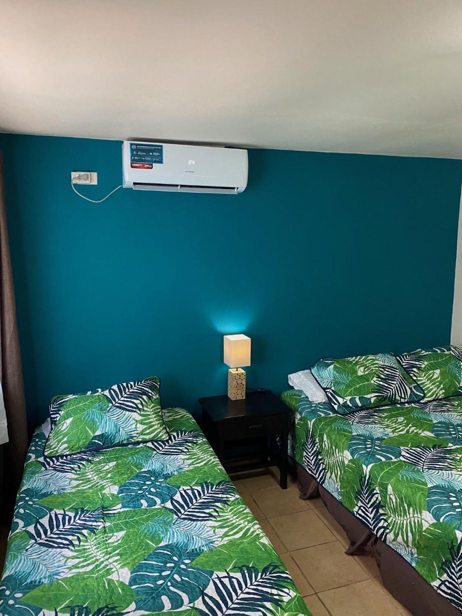 Uverito Sand Dollar B&B ลาส ทาบลาส ภายนอก รูปภาพ